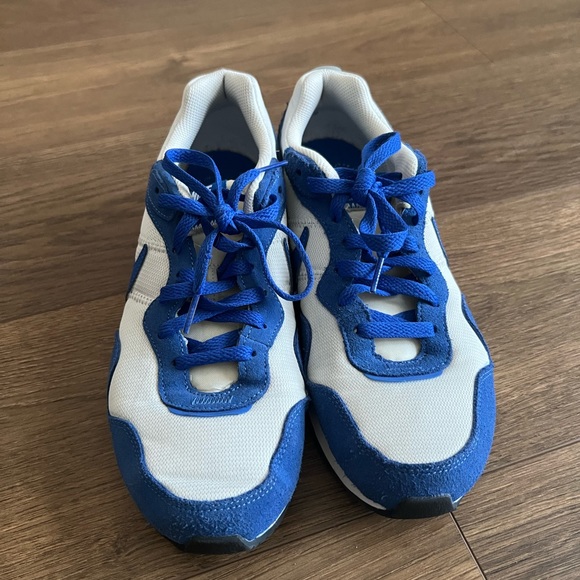 Nike Venture Runner - Picture 2 of 5